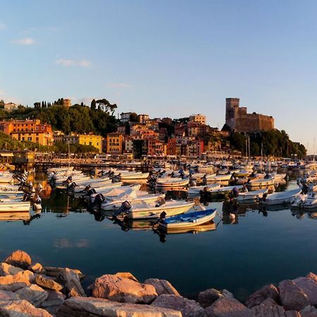 Libeccio 1 - Holiday Home & Parking Lerici Exterior foto