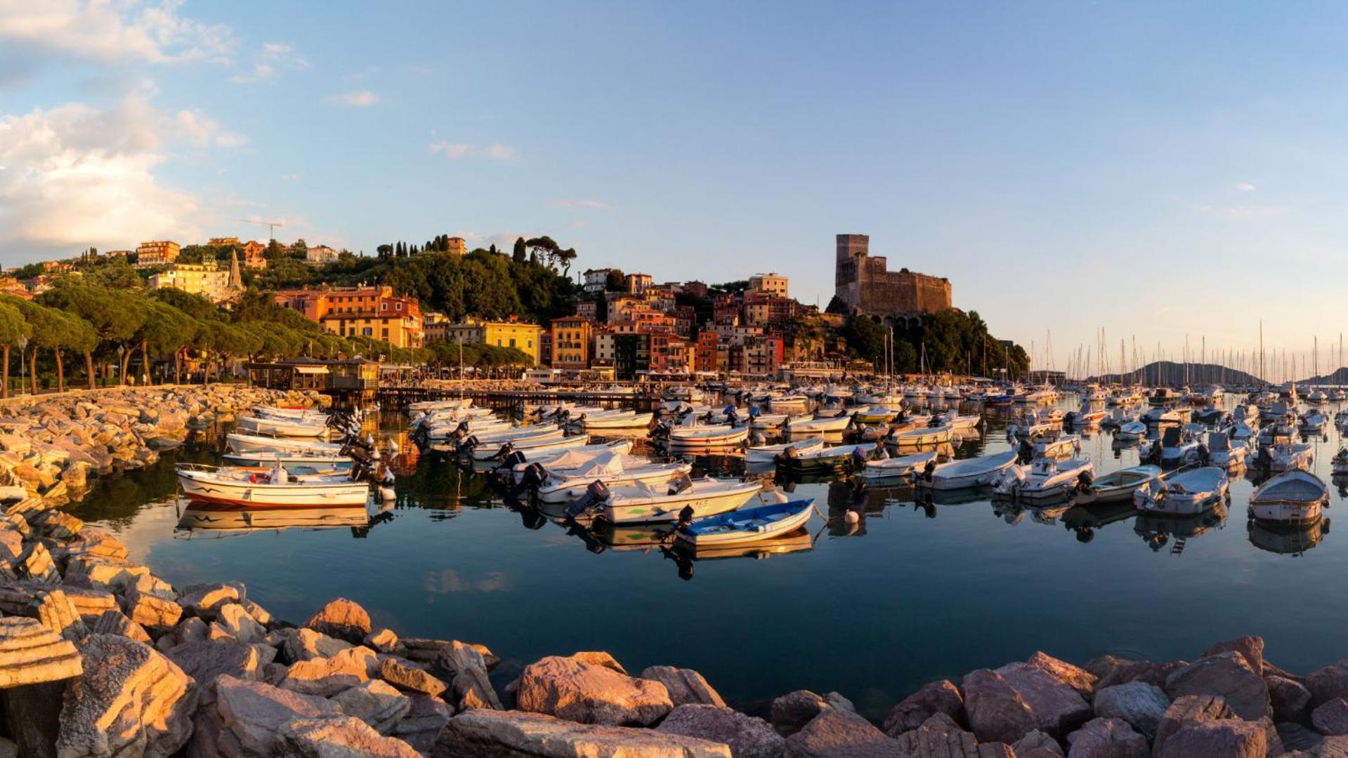 Libeccio 1 - Holiday Home & Parking Lerici Exterior foto